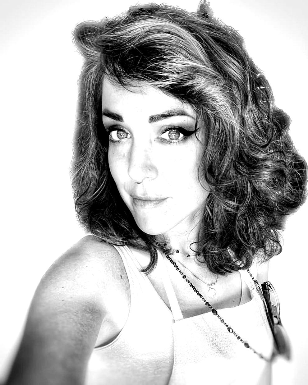 nevia-marro-blackwhite